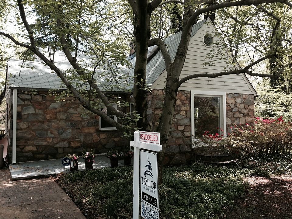 1st image of 2819 Monroe St