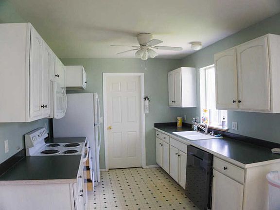 3rd image of 6631 W Basswood Dr