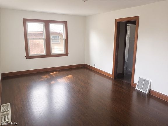 3rd image of 3735 Elbertus Ave