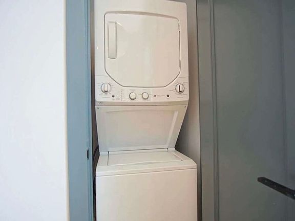 2nd image of 378 Bedford Ave #3L