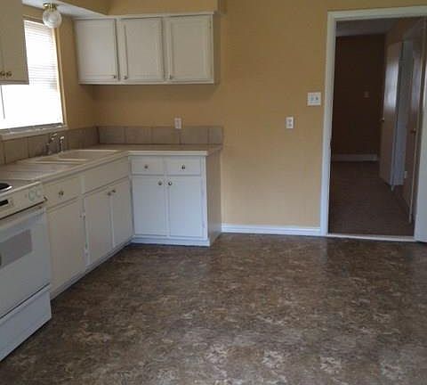 2nd image of 806 Clearwood Dr