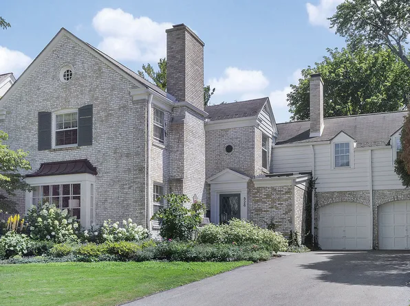 526 Greenwood Ave, Kenilworth, IL 60043