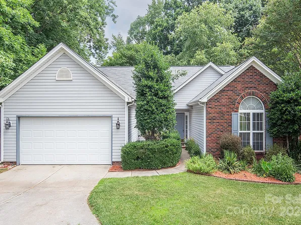 10803 Wyndham Pointe Dr, Charlotte, NC 28213