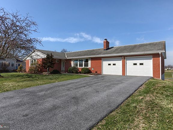 2nd image of 139 Lawn Rd