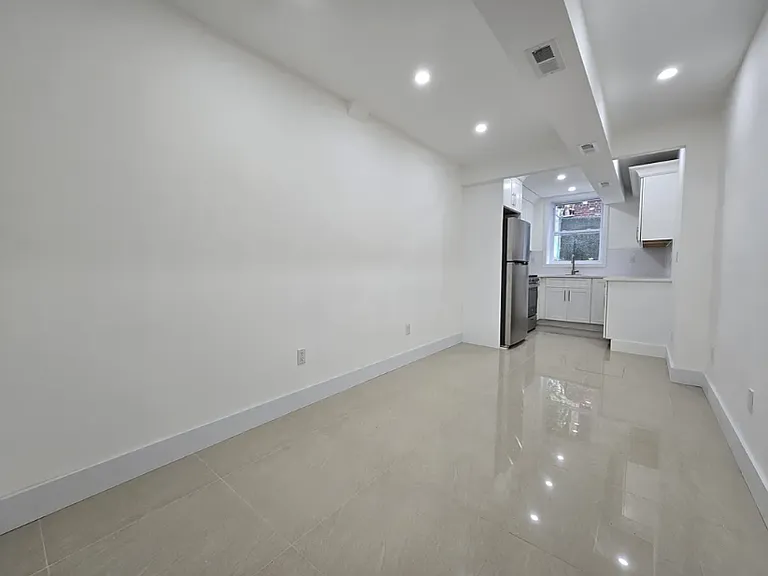 983 Willmohr St #1 — Photo 3