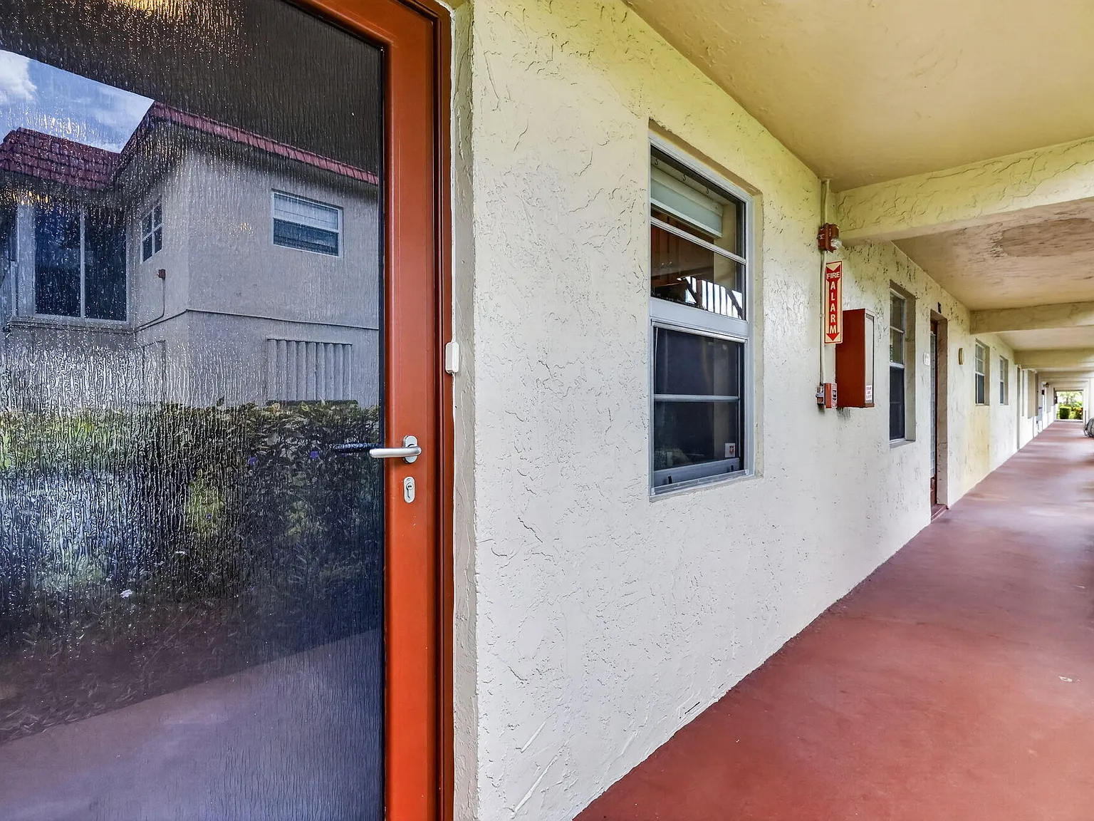 2 bed, 2.0 bath, 925 sqft, $2,100 — Photo 3