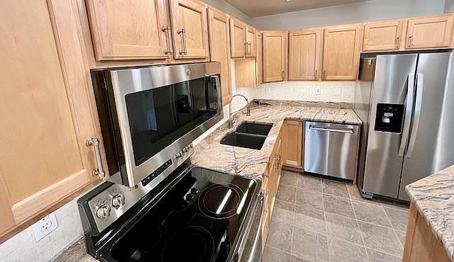 ALL NEW stainless steel appliances, NEW granite counters