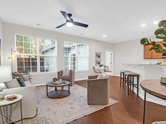 3rd image of 3049 Park West Blvd