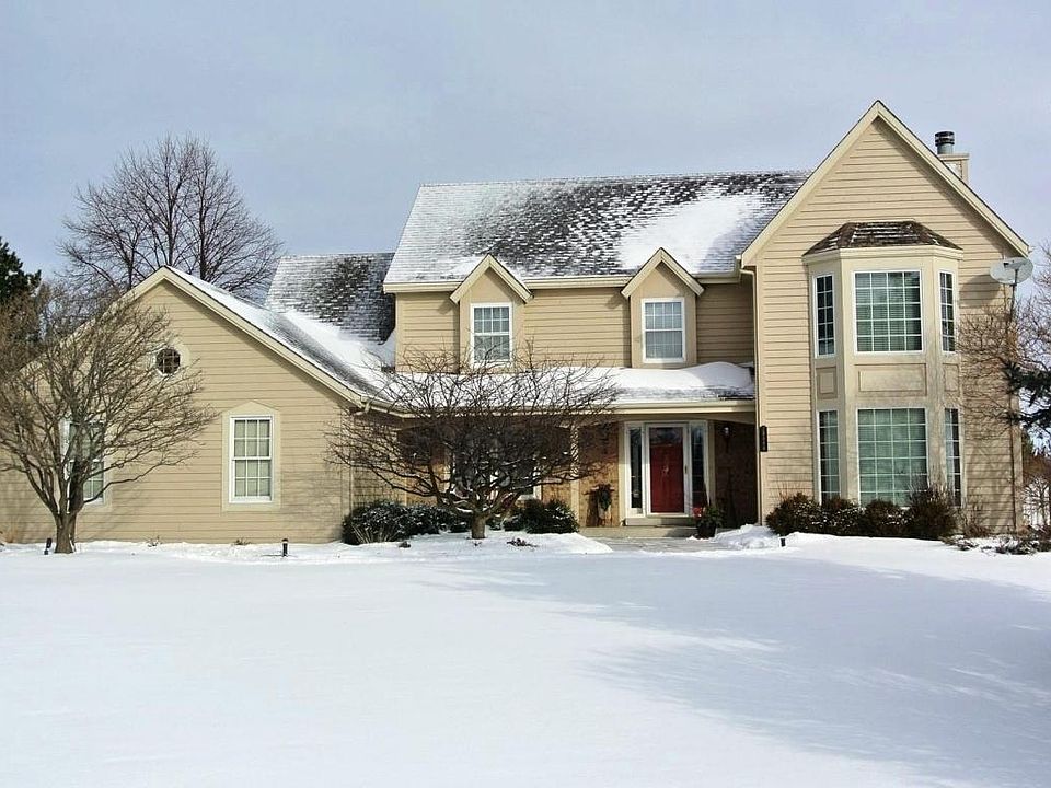1st image of N49W28588 Chardon Dr