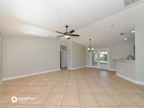 3rd image of 2750 Trilby Ave