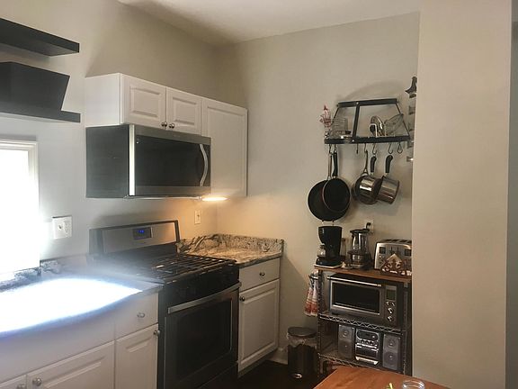 2nd image of 7123 Saint James Sq