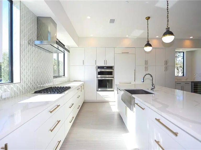 2814 W Barcelona St — Photo 16