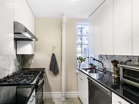 Rented by Sotheby's International Realty | media 13