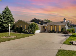 10007 Garfield Ln, Crown Point, IN 46307