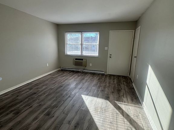 3rd image of 59 Gloria Ave