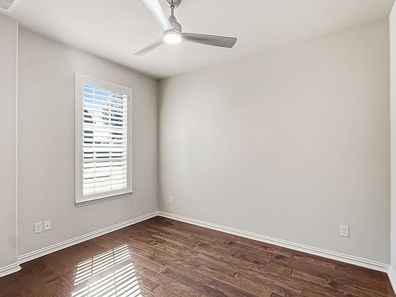 3rd image of 6441 Naples Dr