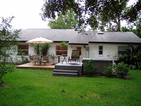 1/4 acre, private backyard!!