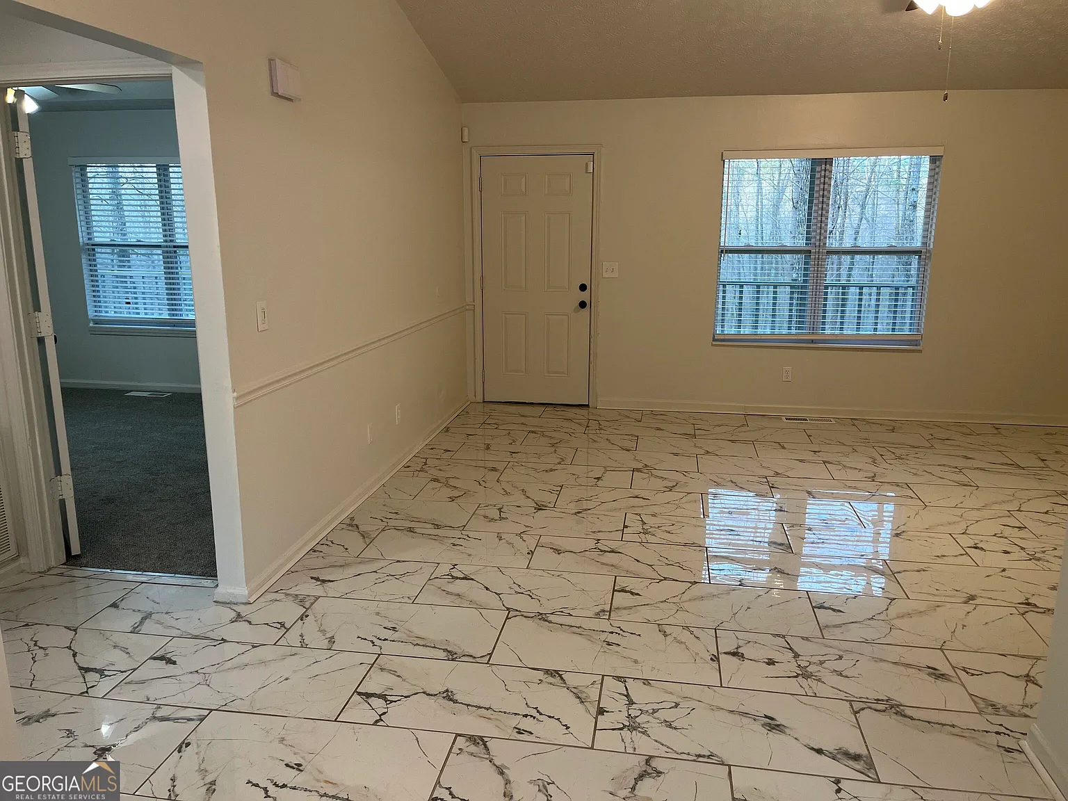 3 bed, 2.0 bath, 1200 sqft, $1,700 — Photo 4
