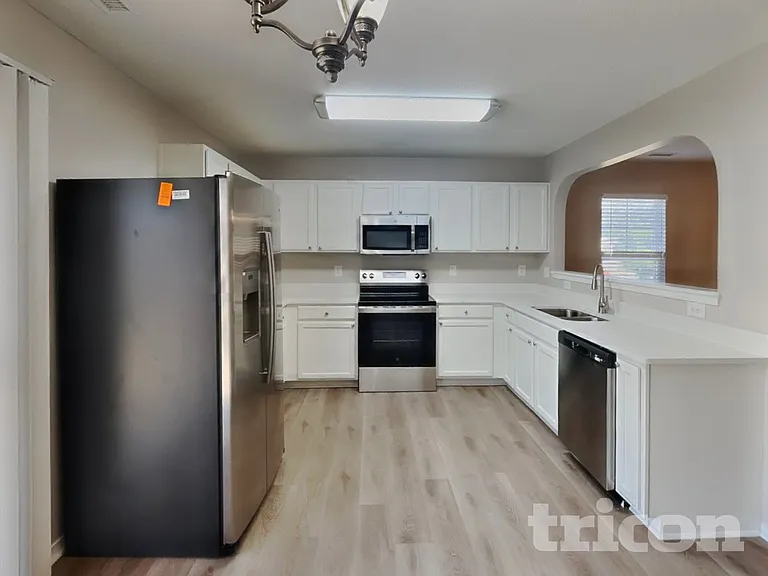 1025 Gelfield Rd — Photo 6