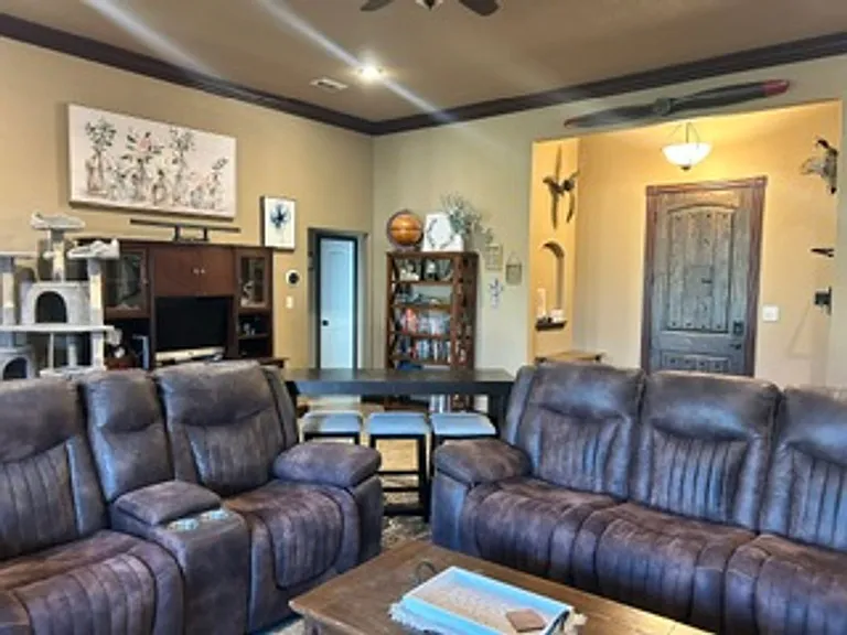 7065 McLeod Dr — Photo 6