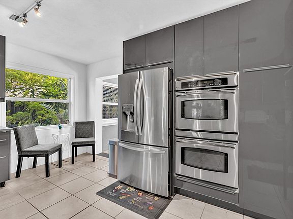 3rd image of 1124 NE 18th Avenue