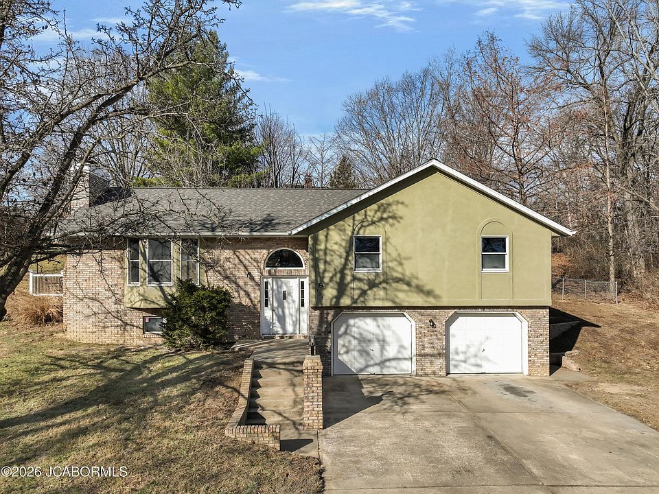 1st image of 304 Hutton Ln