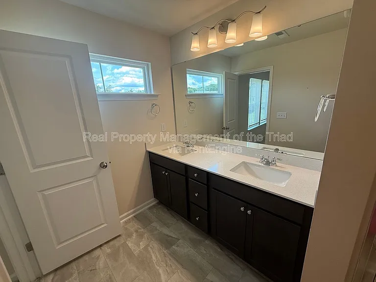 886 Falls Grove Trl — Photo 19