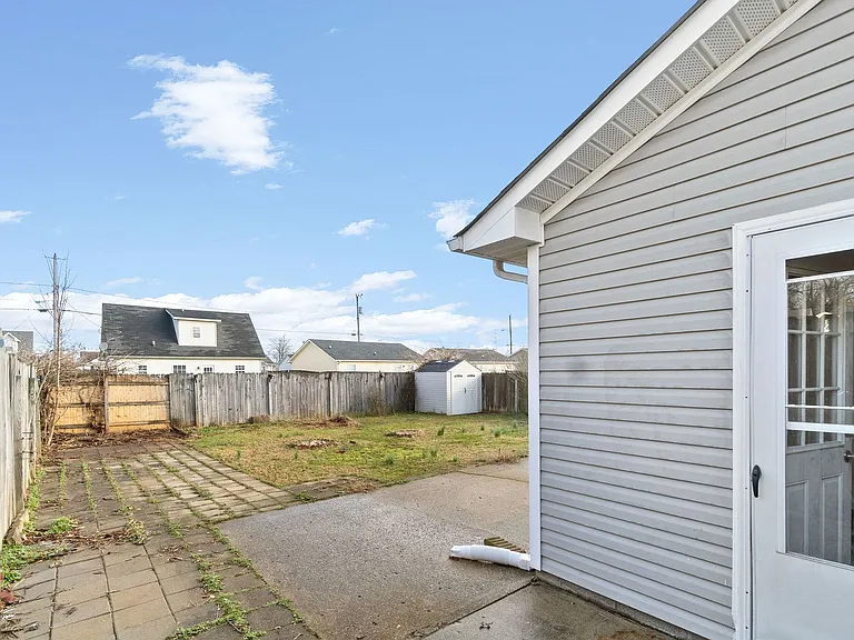 1106 Keith Ave — Photo 17