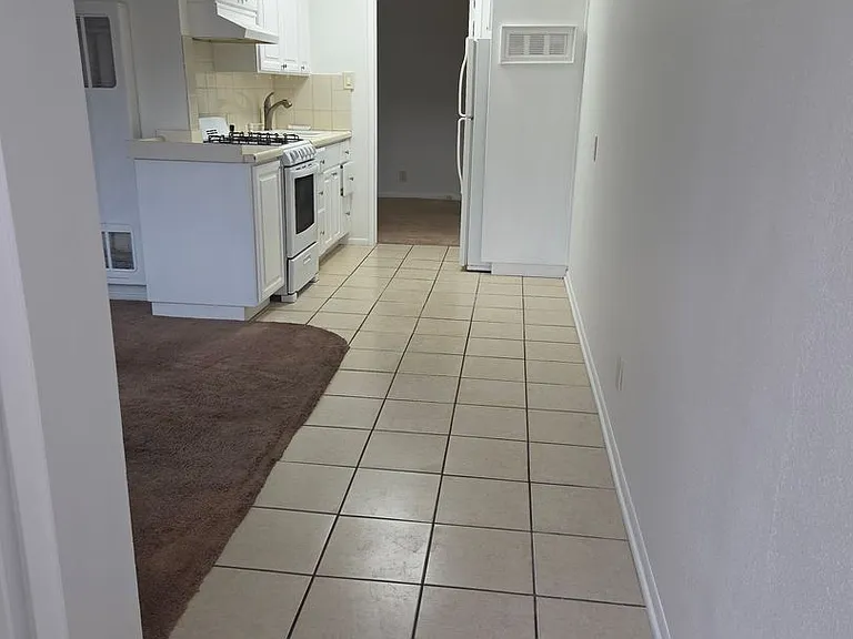 240-246 Cruzero St #244 — Photo 28
