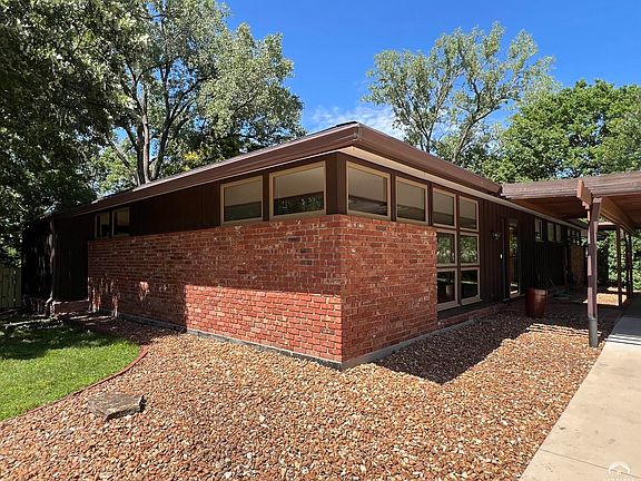 4th image of 2404 Orchard Ln