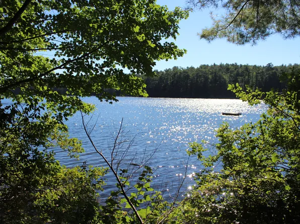 31 Haskell Avenue, Raymond, ME 04071