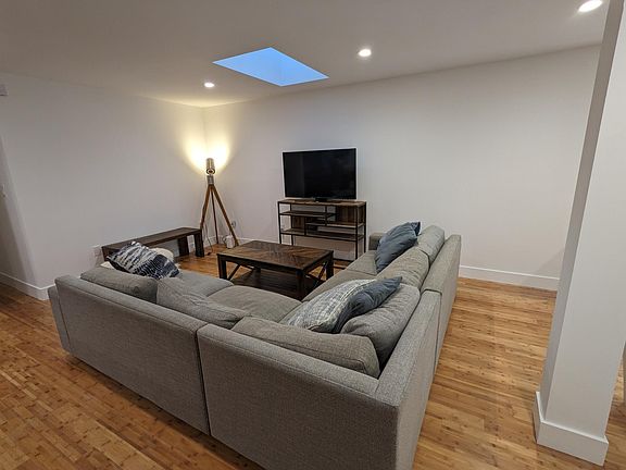 4th image of 1277 Palamos Ave