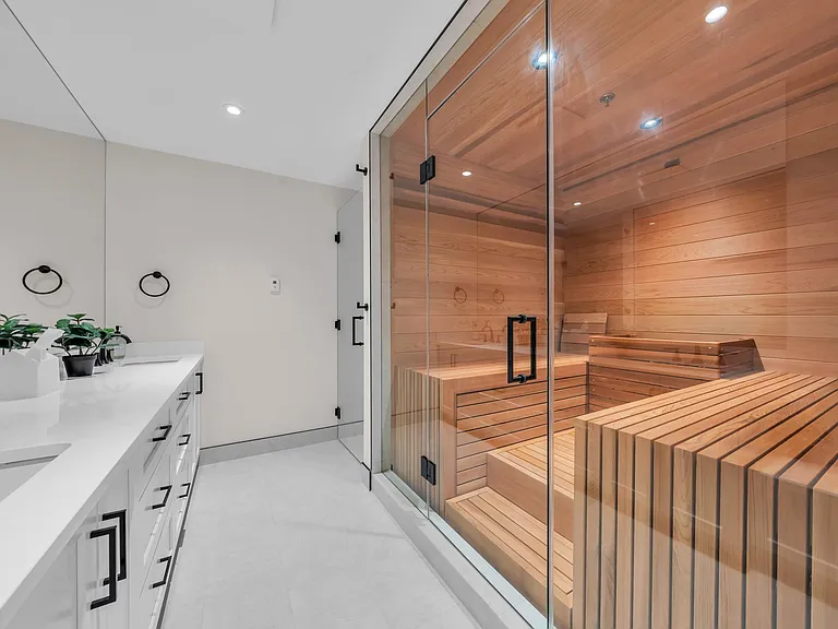 372 Moyne Dr — Photo 34