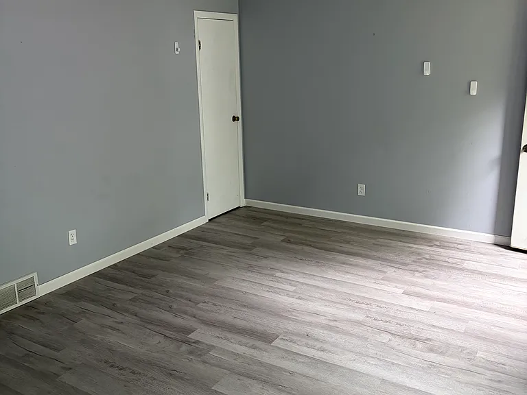 806 Hemlock St — Photo 2