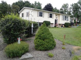 33 Beechwood Dr, Honesdale, PA 18431