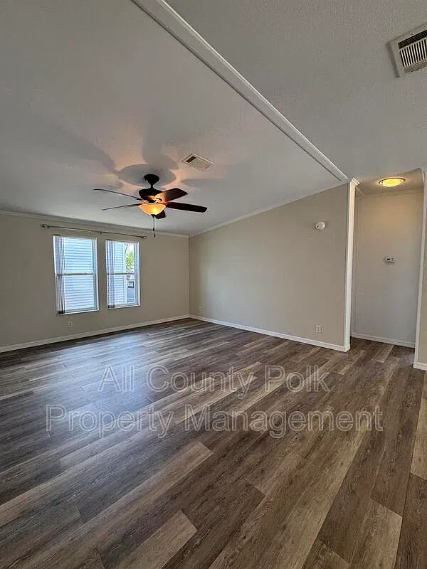 3 bed, 2.0 bath, 1344 sqft, $1,295 — Photo 4