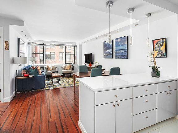4th image of 200 W 79th St #8AB