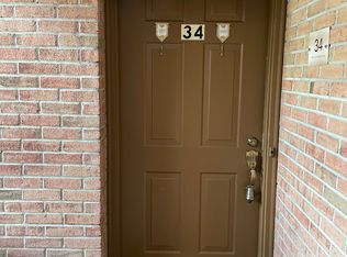 34 Hickory Hollow Ct, Edison, NJ 08820