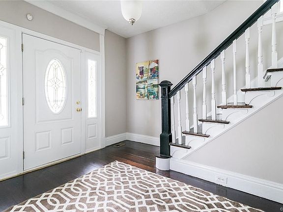 4th image of 715 E Gladstone Ave