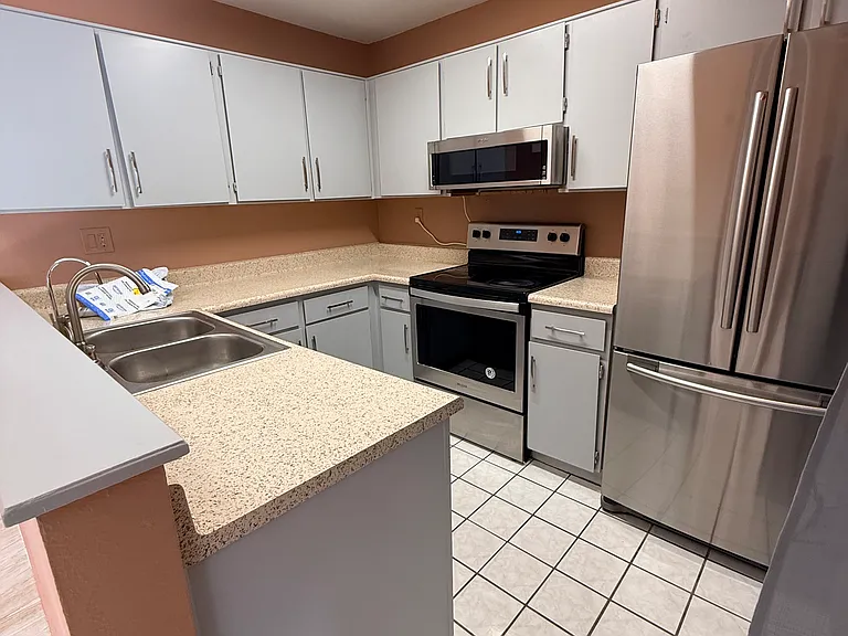7009 S 42nd Pl — Photo 6