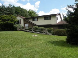 106 Rogers Ln, Saylorsburg, PA 18353