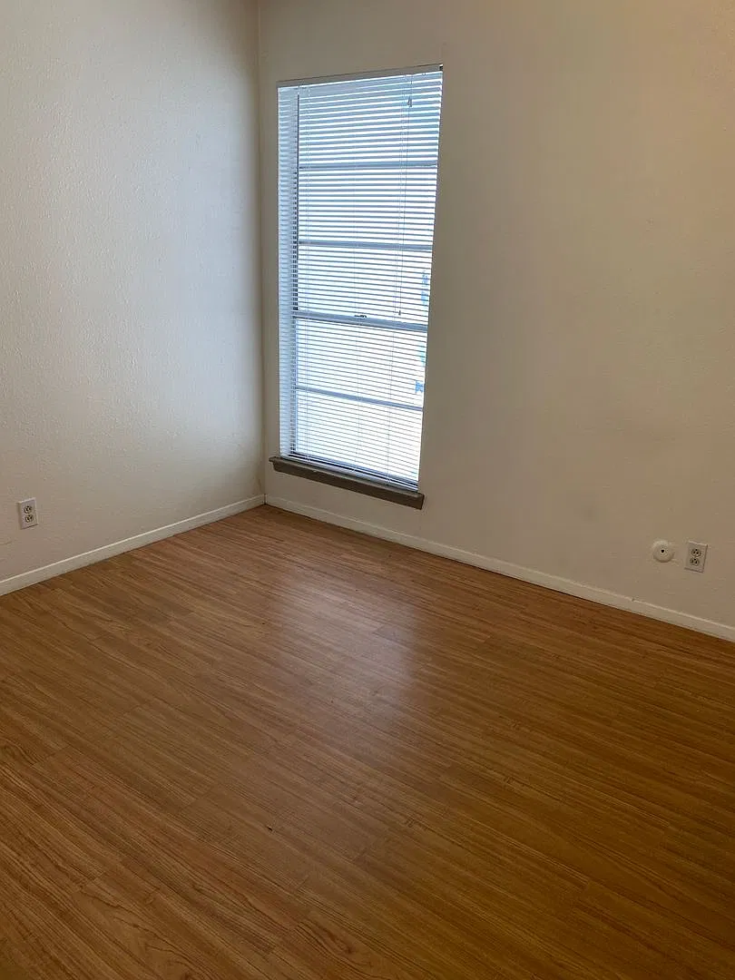 3bdr 2 bath condo in NE Heights — Photo 3