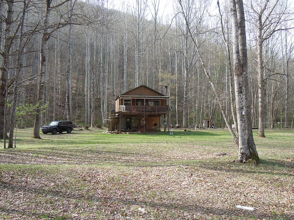 1st image of 492 Riverbank Dr