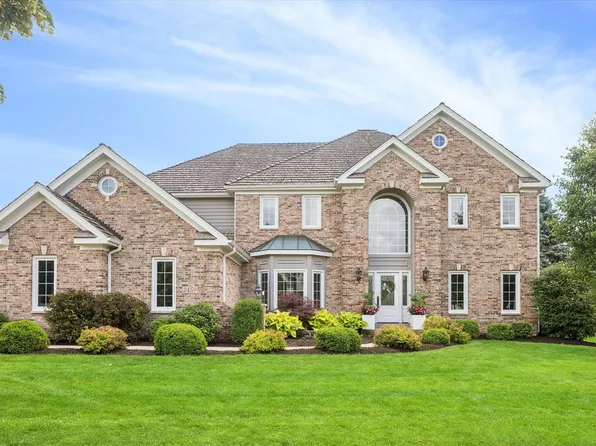 2459 Fawn Lake Cir, Naperville, IL 60564