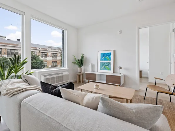 258 Saint Pauls Avenue image 5 of 9