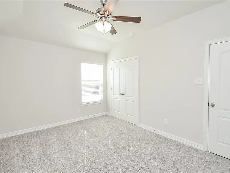 7402 Sunlit Harbor Dr — Photo 32