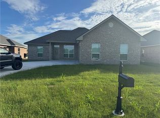 750 Rue St, Gretna, LA 70056
