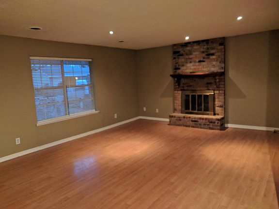 3rd image of 2324 S Clover Dr