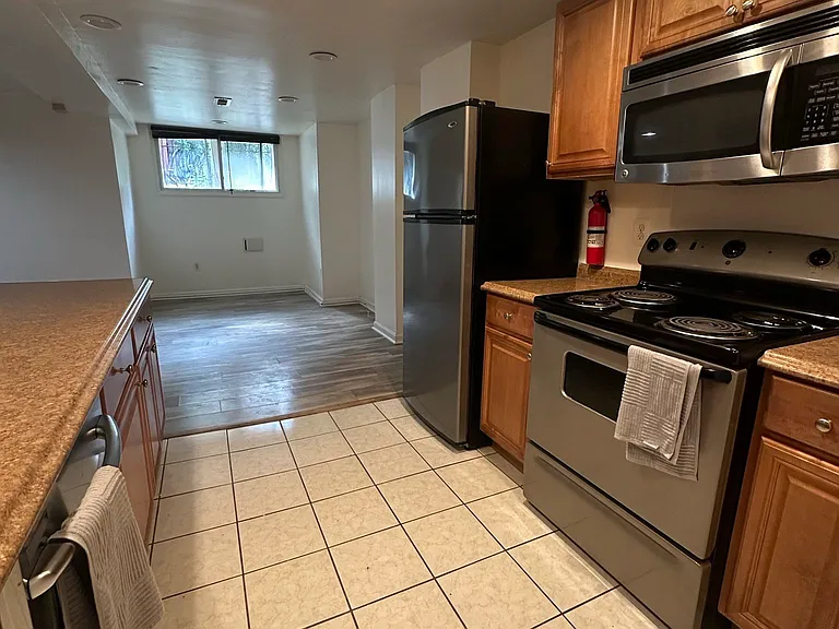 2115 1st St NW #B — Photo 15