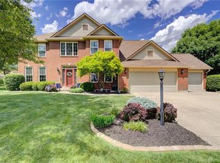 1222 Ravelle Ct, Bellbrook, OH 45305
